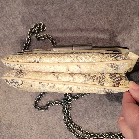 Coach Mini Snake-like Small Purse - Picture 6 of 7